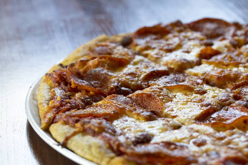 Bricks Pizza & Barbecue | restaurant | 3832 N Lincoln Ave, Chicago, IL 60613, USA | 7735255022 OR +1 773-525-5022