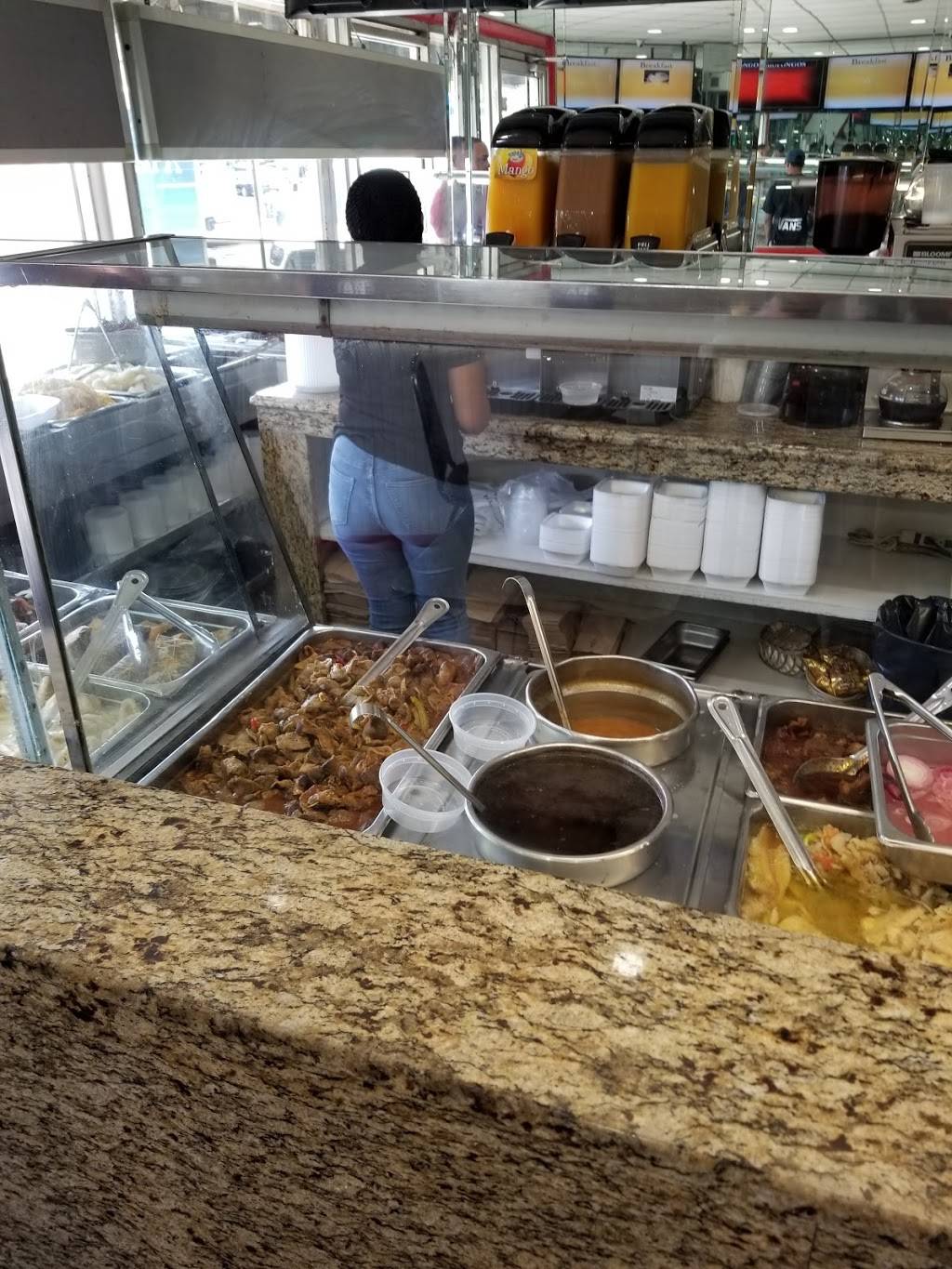 La Parada Dominicana Restaurant | restaurant | 275 Park Ave, Newark, NJ 07107, USA | 9734836623 OR +1 973-483-6623