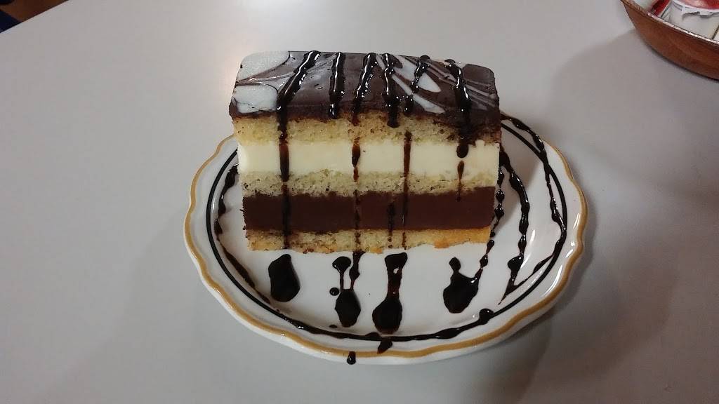 Bay Front Restaurant | restaurant | 1075 Empire Blvd, Rochester, NY 14609, USA | 5854822247 OR +1 585-482-2247