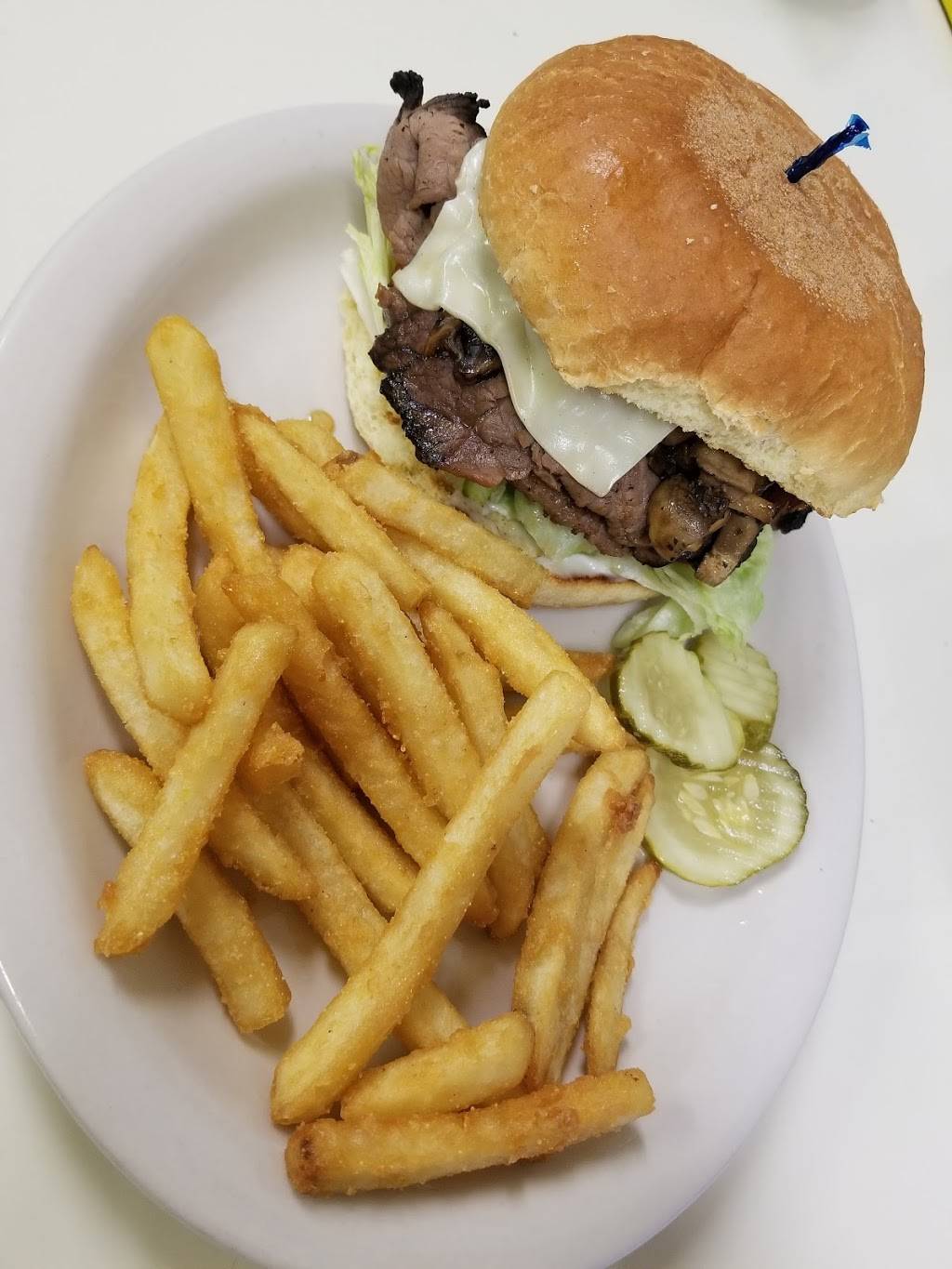 Molly Browns LLC | restaurant | 493 Portage Lakes Drive, Akron, OH 44319, USA | 2343129351 OR +1 234-312-9351