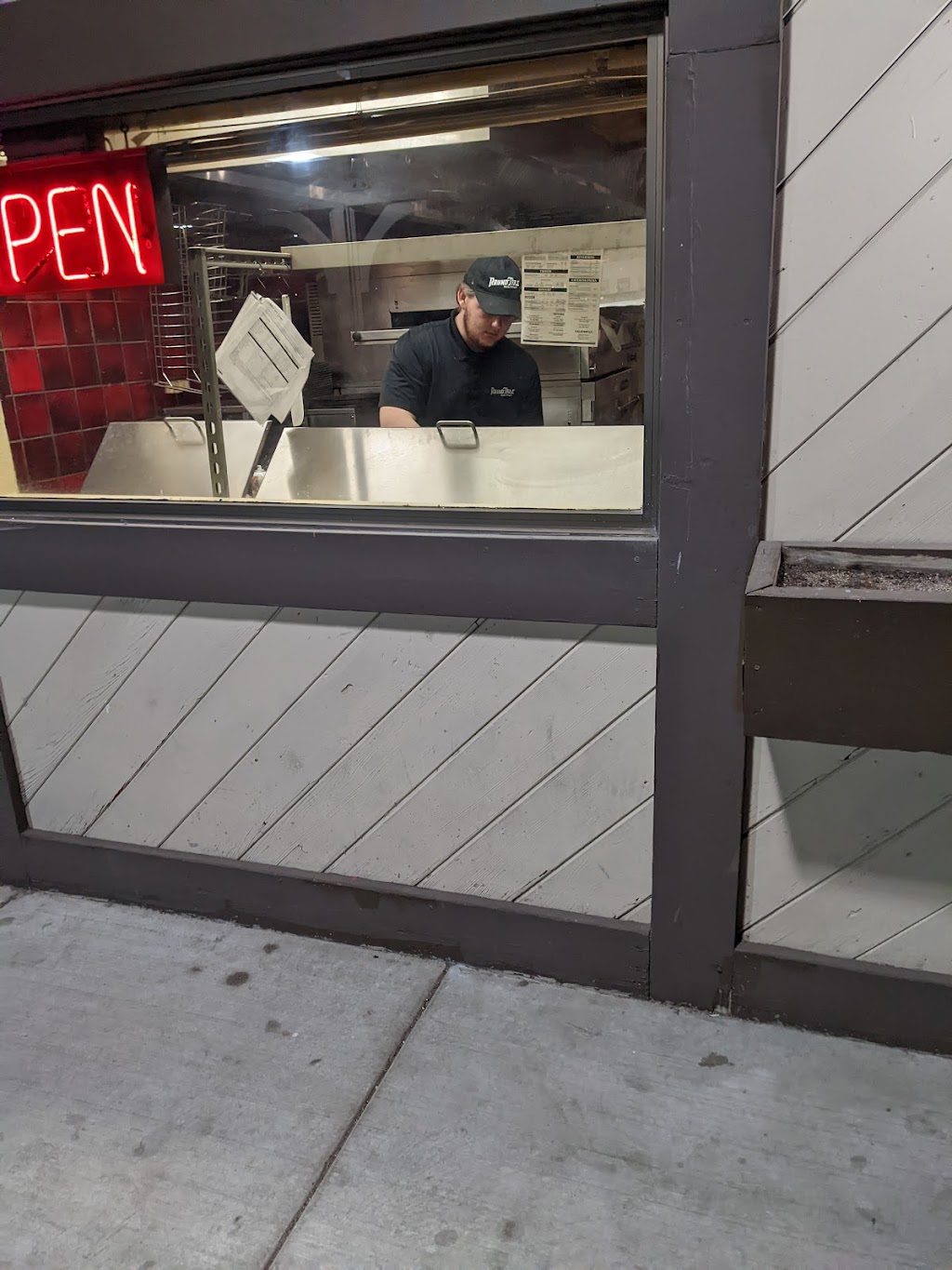 Round Table Pizza | meal takeaway | 2655 Main St, Susanville, CA 96130, USA | 5302575353 OR +1 530-257-5353