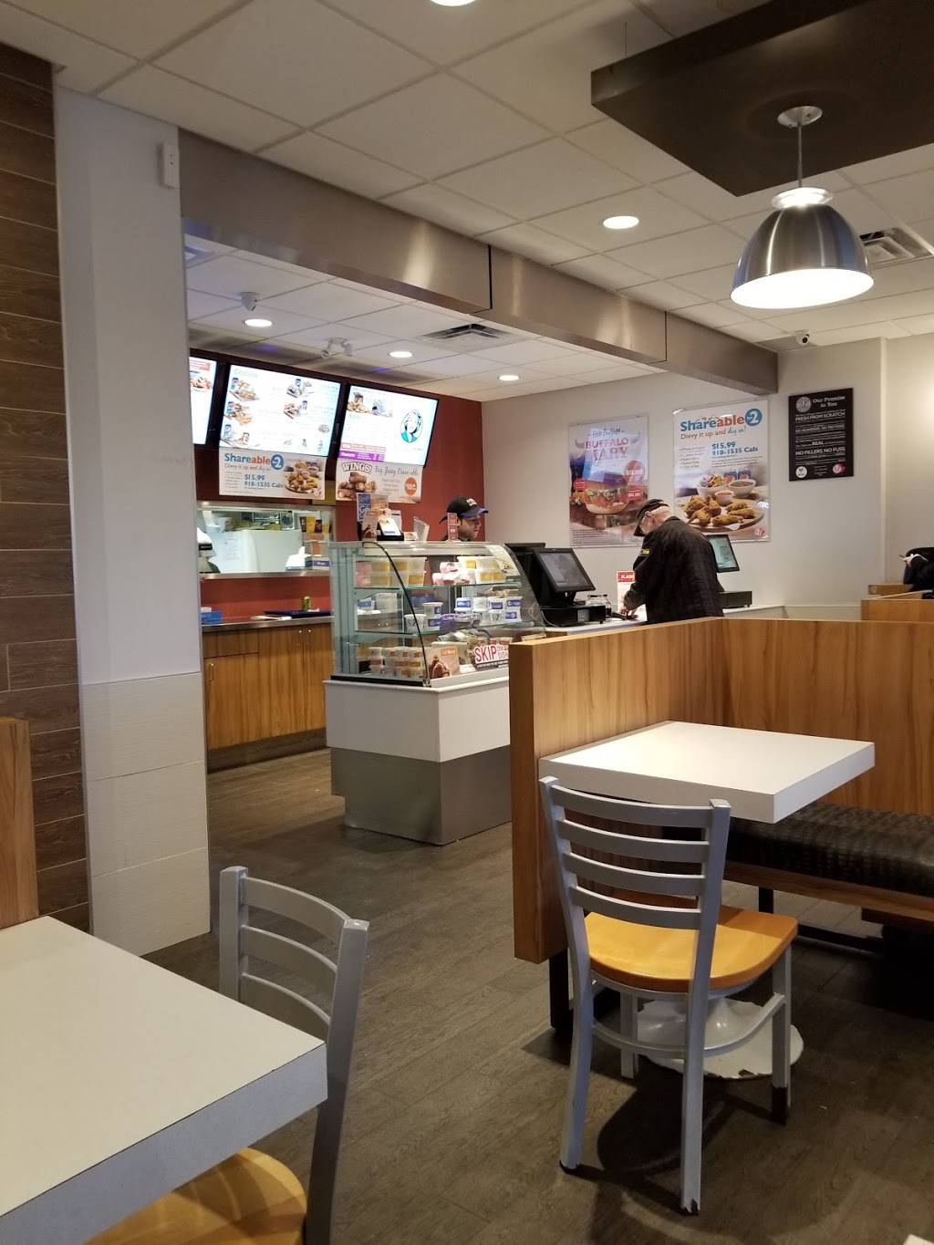 Mary Browns Chicken & Taters | restaurant | 165 Wellington St. W. Units 21 and 22, Barrie, ON L4N 1L7, Canada | 7057921111 OR +1 705-792-1111