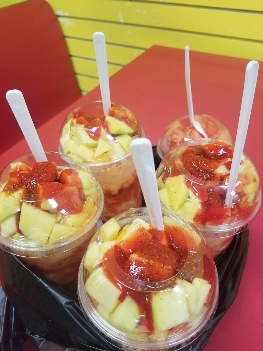 Paleteria Lindo Michoacan #2 | restaurant | 5246 W Fullerton Ave, Chicago, IL 60639, USA | 7736225423 OR +1 773-622-5423