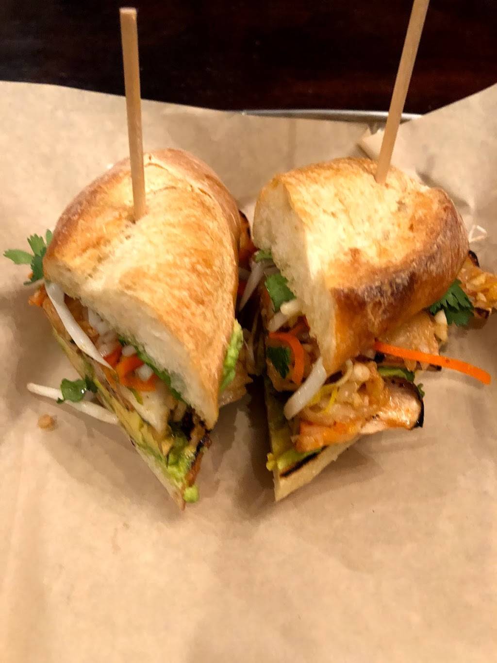 THE CLUBHOUSE at the Pleasanton Hotel | restaurant | 855 Main St, Pleasanton, CA 94566, USA | 9257508855 OR +1 925-750-8855