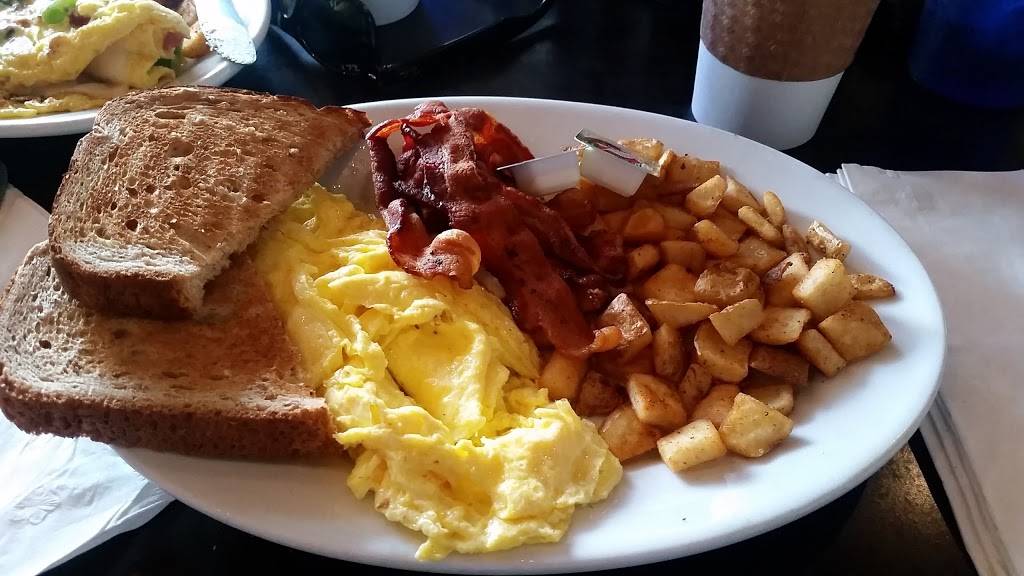 Arenas Five Points | meal takeaway | 17314 N Village Main Blvd #53, Lewes, DE 19958, USA | 3026440370 OR +1 302-644-0370