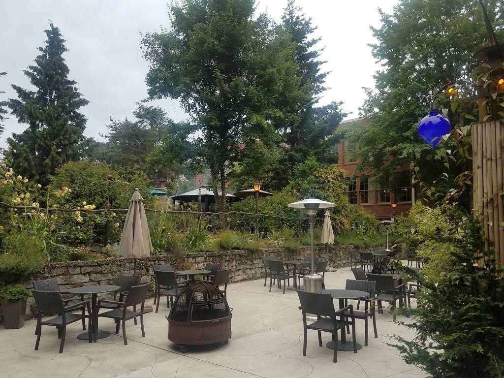 McMenamins Tavern on the Square | restaurant | 18607 Bothell Way NE, Bothell, WA 98011, USA | 4253980122 OR +1 425-398-0122