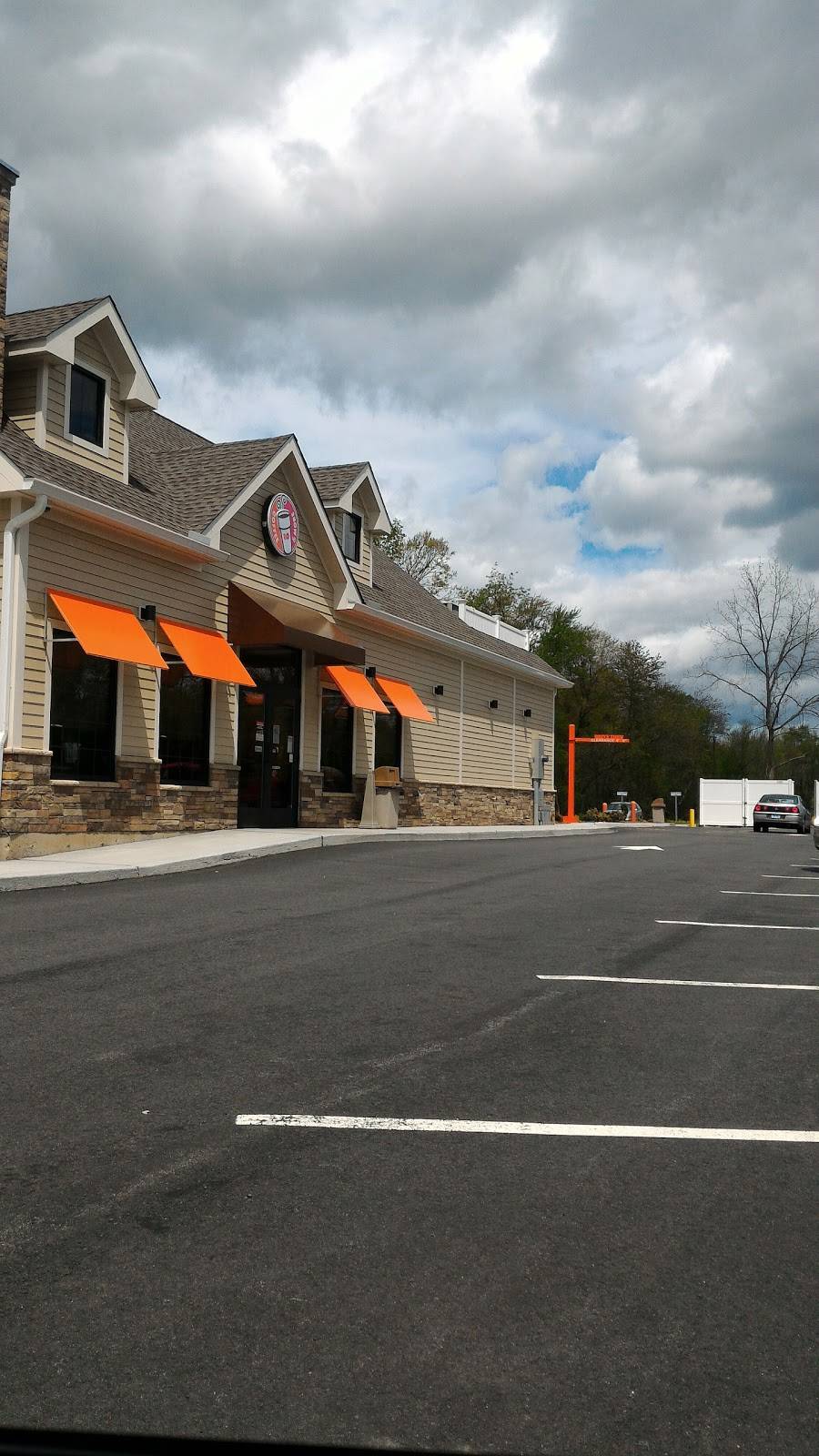 Dunkin | bakery | 144 Meriden Rd, Middlefield, CT 06455, USA | 8606135566 OR +1 860-613-5566