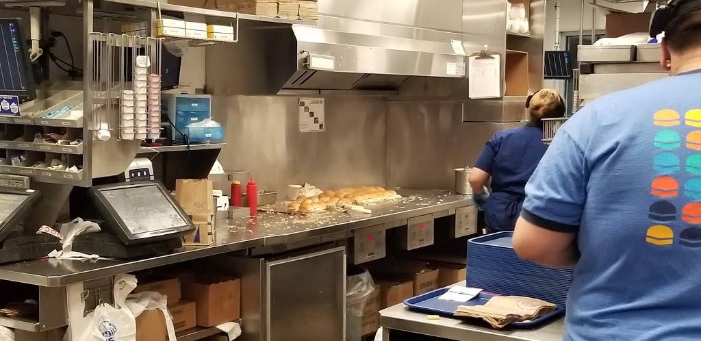 White Castle | restaurant | 9501 S Cicero Ave, Oak Lawn, IL 60453, USA | 7086366221 OR +1 708-636-6221