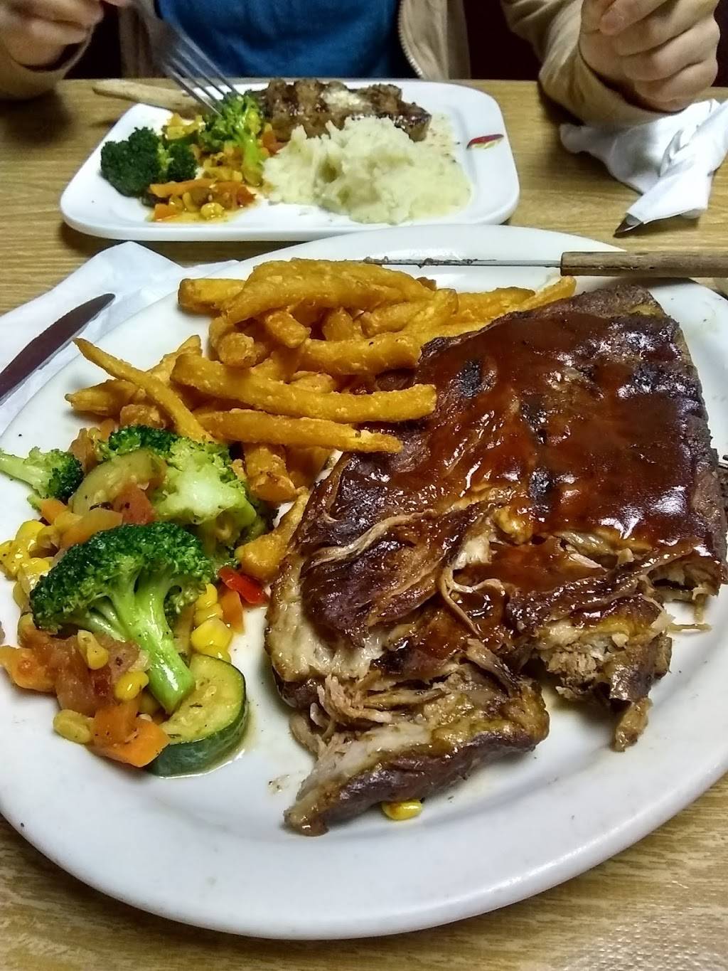 Horseshoe Grill | restaurant | 303 W Trimble Ave, Berryville, AR 72616, USA | 8709296161 OR +1 870-929-6161