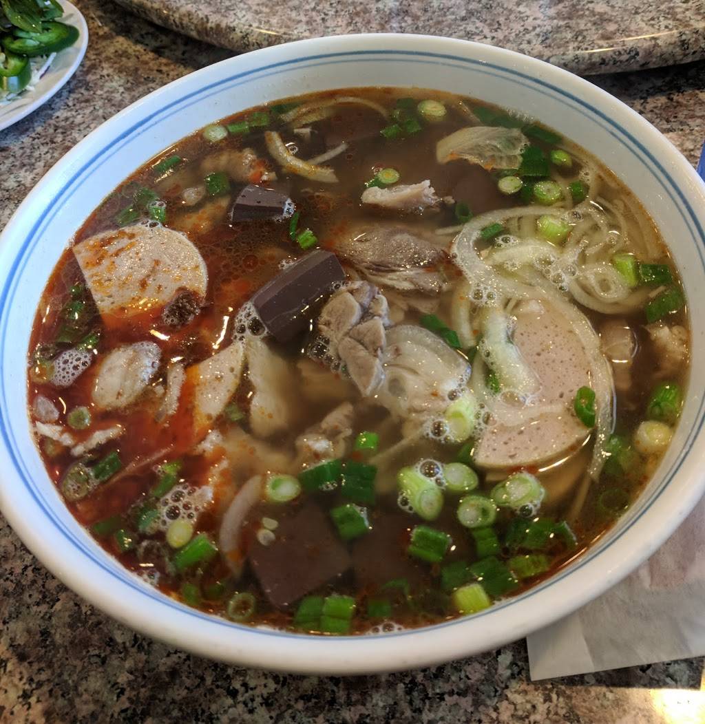 Pho Xe Lua | restaurant | 5331 Stockton Blvd, Sacramento, CA 95820, USA | 9164518838 OR +1 916-451-8838