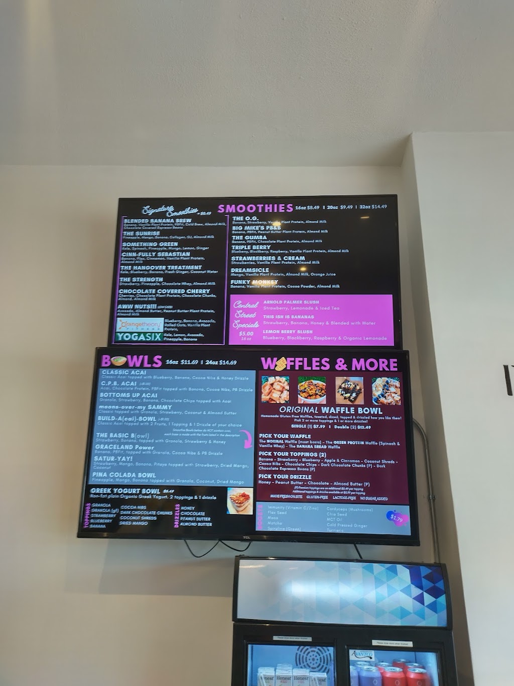 Blended Health & Smoothie Bar | restaurant | 2002 Central St, Evanston, IL 60201, USA | 8474250111 OR +1 847-425-0111