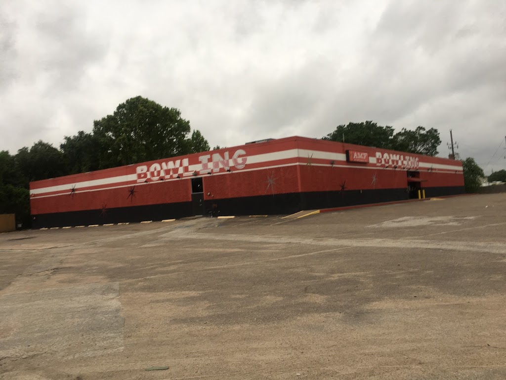 AMF Windfern Lanes | restaurant | 14441 Northwest Fwy, Houston, TX 77040, USA | 7134668012 OR +1 713-466-8012