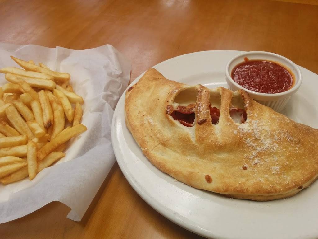 Pinos Pizza & Italian | restaurant | 923 W Atlantic St, Emporia, VA 23847, USA | 4343487466 OR +1 434-348-7466