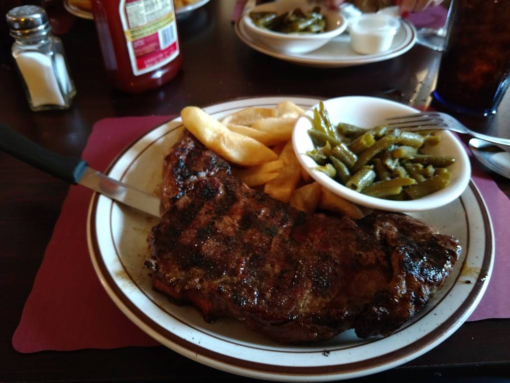 Pzs Place & Steakhouse | restaurant | 2330 Grand Ave, Galesburg, IL 61401, USA | 3093422516 OR +1 309-342-2516