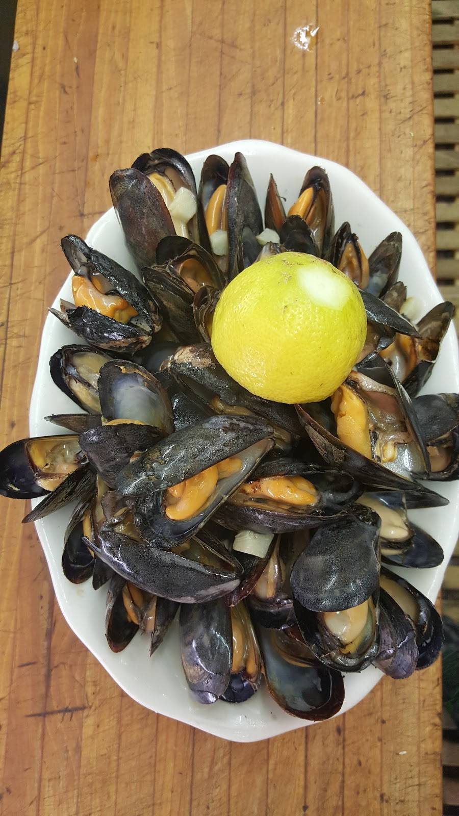 Elias Corner | restaurant | 24-02 31st St, Astoria, NY 11102, USA | 7189321510 OR +1 718-932-1510