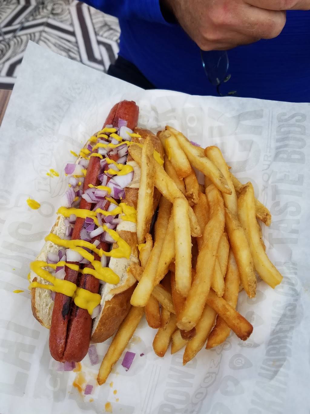 Rock & Brews | restaurant | Terminal 5, 500 World Way, Los Angeles, CA 90045, USA | 4247021619 OR +1 424-702-1619