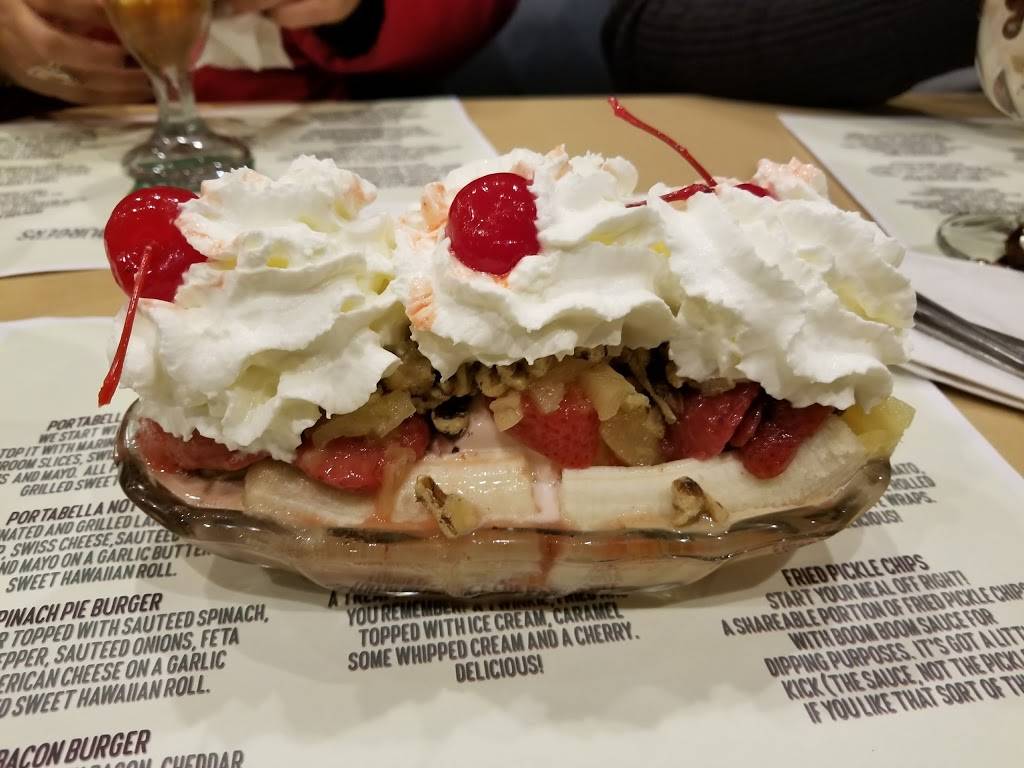 Newport Creamery | restaurant | 1256 Warwick Ave, Warwick, RI 02888, USA | 4014638317 OR +1 401-463-8317