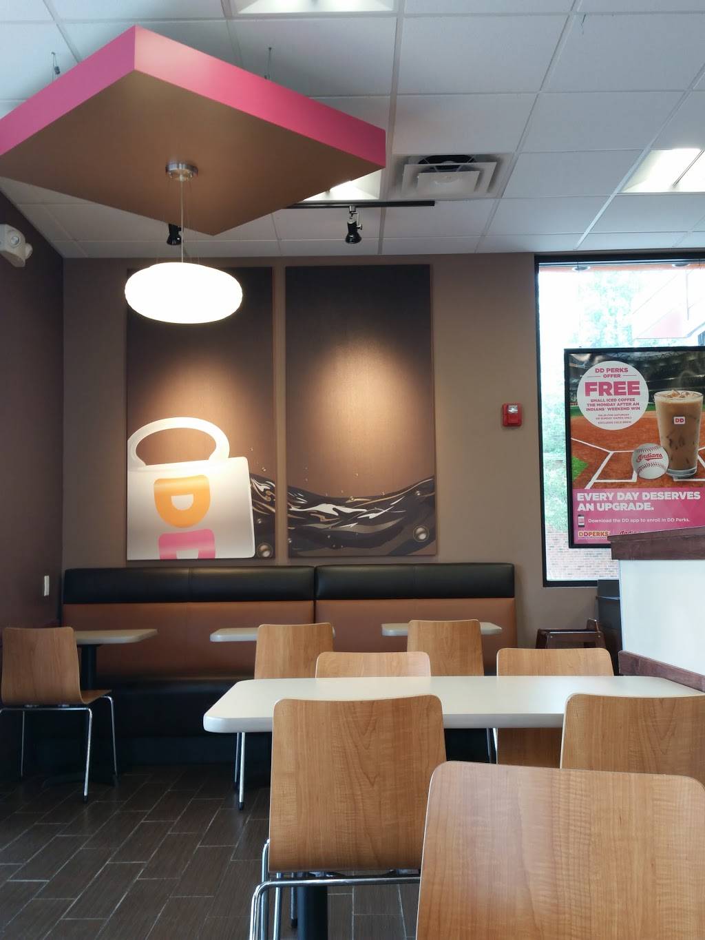 Dunkin | bakery | 13880 Cedar Rd, University Heights, OH 44118, USA | 2169320000 OR +1 216-932-0000