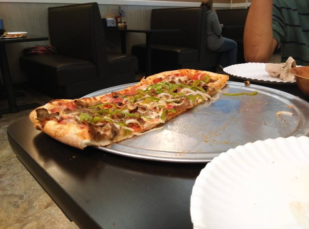 Vivaldis Pizzeria | restaurant | 5 Cheshire Rd #32, Pittsfield, MA 01201, USA | 4132365633 OR +1 413-236-5633