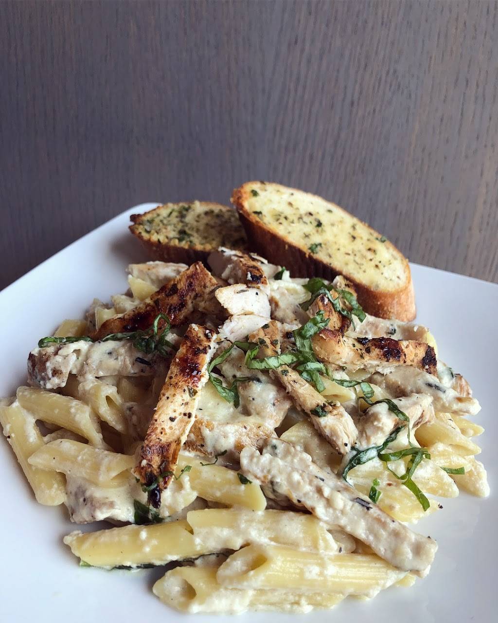 Stix n Brix Wood Fired Pizza | restaurant | 220 W 33rd St, Chicago, IL 60616, USA | 3122650219 OR +1 312-265-0219