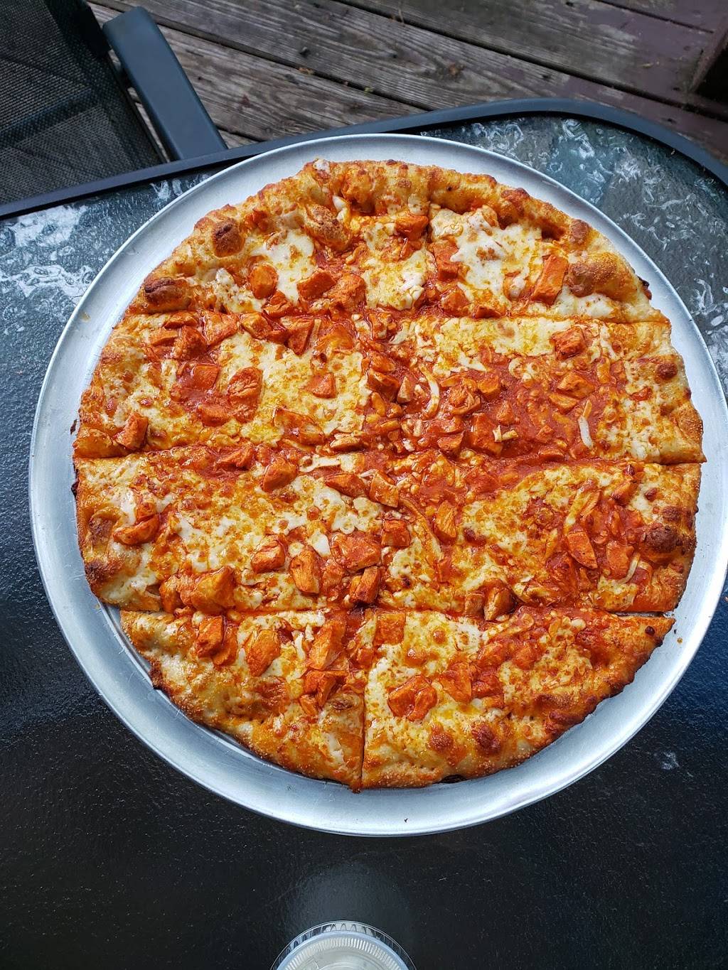 Giovannis Famous Pizza | restaurant | 160 W Central St, Natick, MA 01760, USA | 5085452291 OR +1 508-545-2291