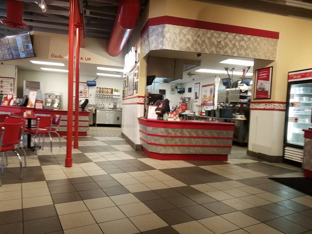 Freddys Frozen Custard & Steakburgers | restaurant | 10030 Fairfax Blvd, Fairfax, VA 22030, USA | 7032932900 OR +1 703-293-2900