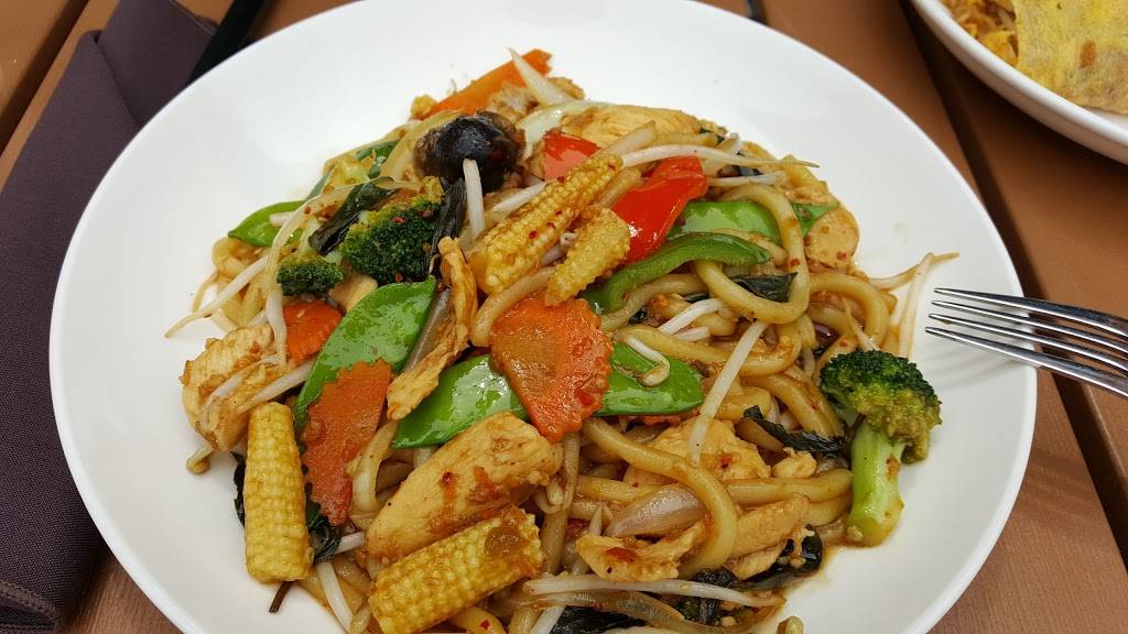 Thai-namite Tosa | restaurant | 8725 W North Ave, Wauwatosa, WI 53226, USA | 4148376281 OR +1 414-837-6281