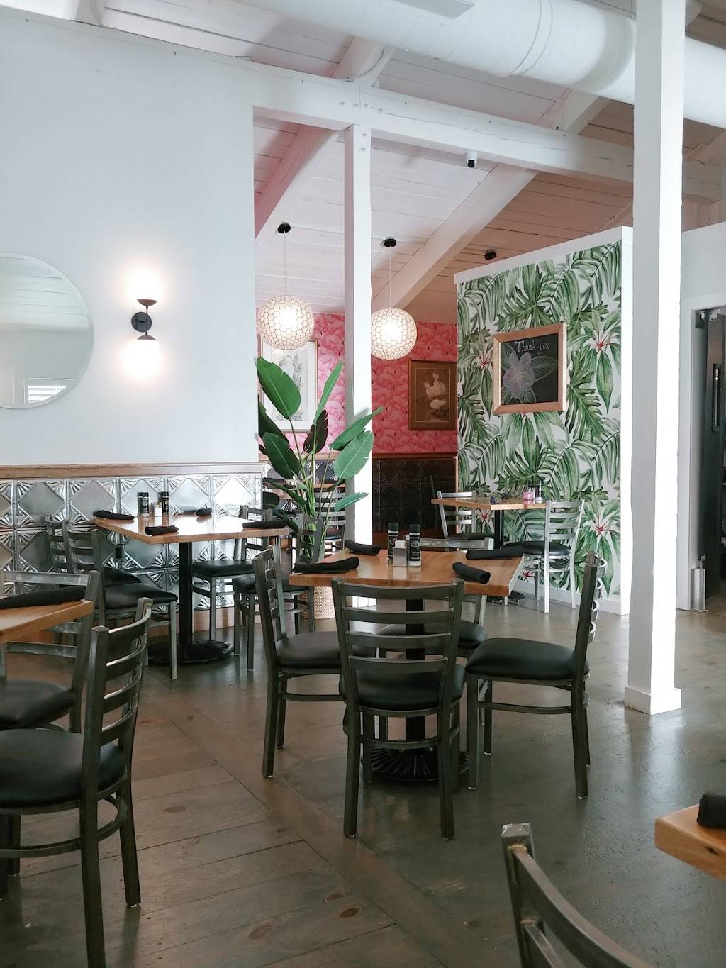 Traders 2 | restaurant | 2340 Periwinkle Way, Sanibel, FL 33957, USA | 2395588919 OR +1 239-558-8919