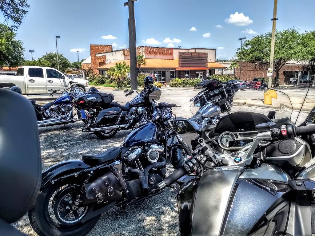 Hooters | restaurant | 5821 Interstate 20 W, Arlington, TX 76016, USA | 8175169464 OR +1 817-516-9464