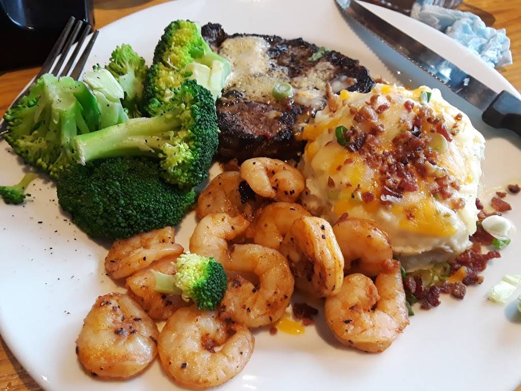 Chilis Grill & Bar | restaurant | 3494 Sports Arena Blvd, San Diego, CA 92110, USA | 6192231107 OR +1 619-223-1107