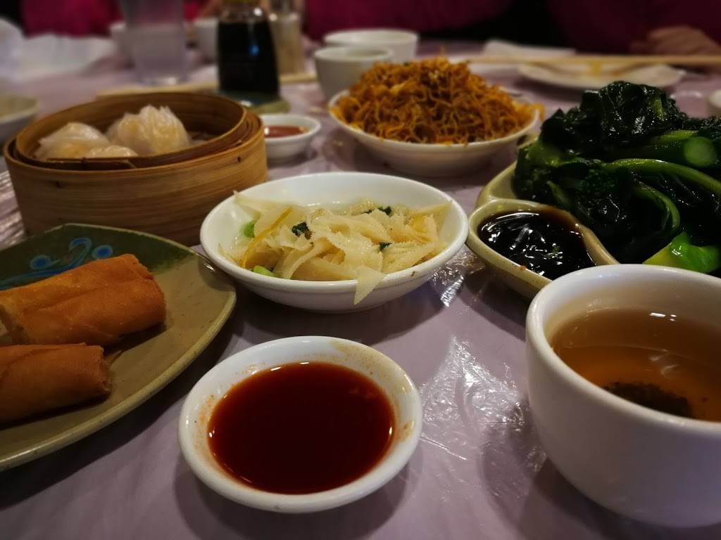 Oriental Chu Shing Restaurant | restaurant | 691 Somerset St W, Ottawa, ON K1R 6P5, Canada | 6132338818 OR +1 613-233-8818