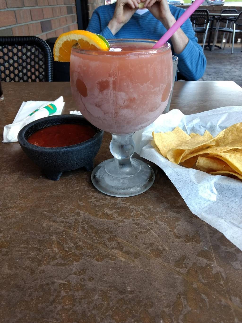 Casa del Mar Mexican Restaurant bar | restaurant | 3725 S Cleveland Massillon Rd, Barberton, OH 44203, USA | 3308256000 OR +1 330-825-6000