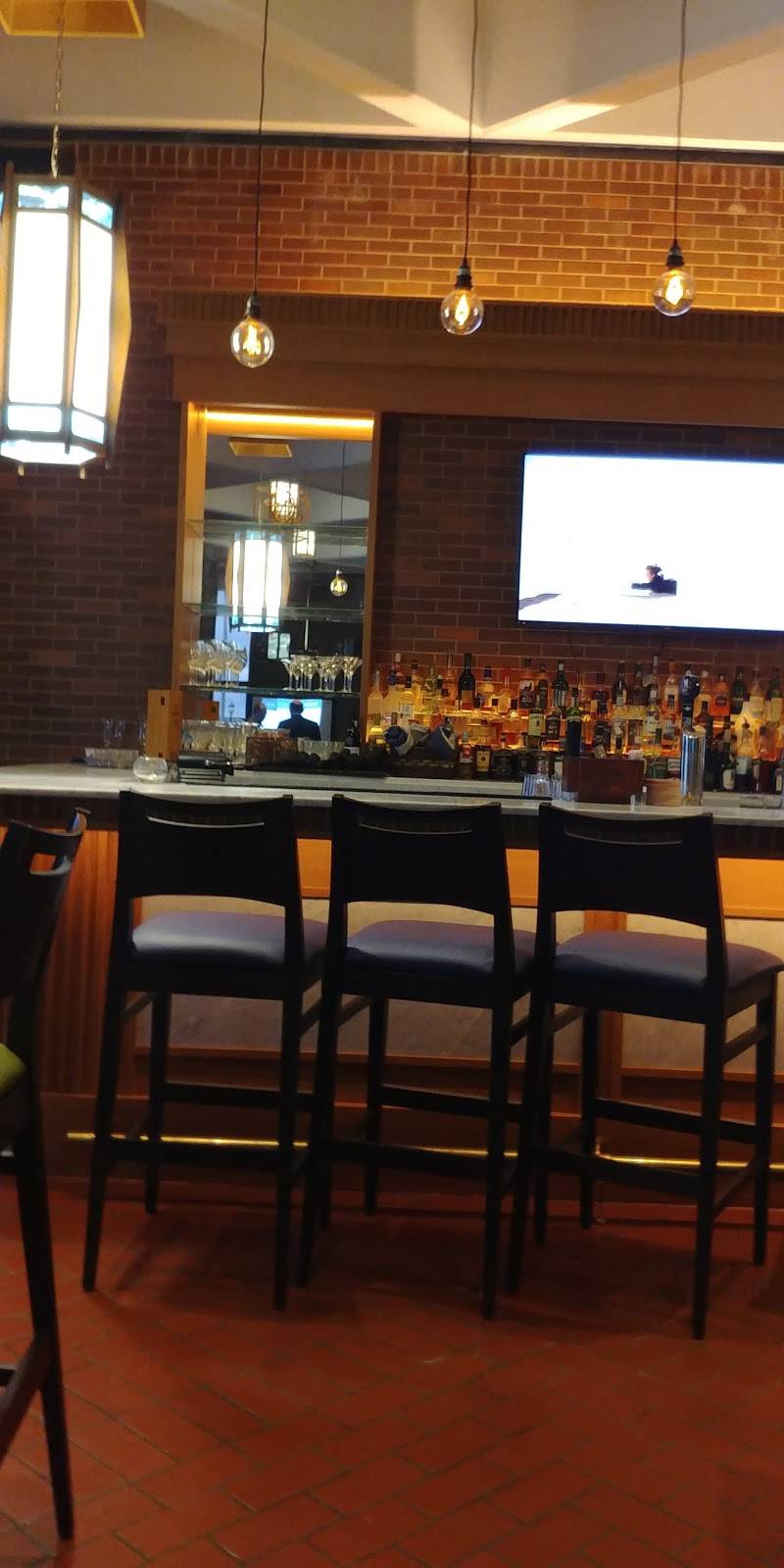 Windsor Club | restaurant | 2072 Riverside Dr E, Windsor, ON N8Y 4S5, Canada | 5192581465 OR +1 519-258-1465