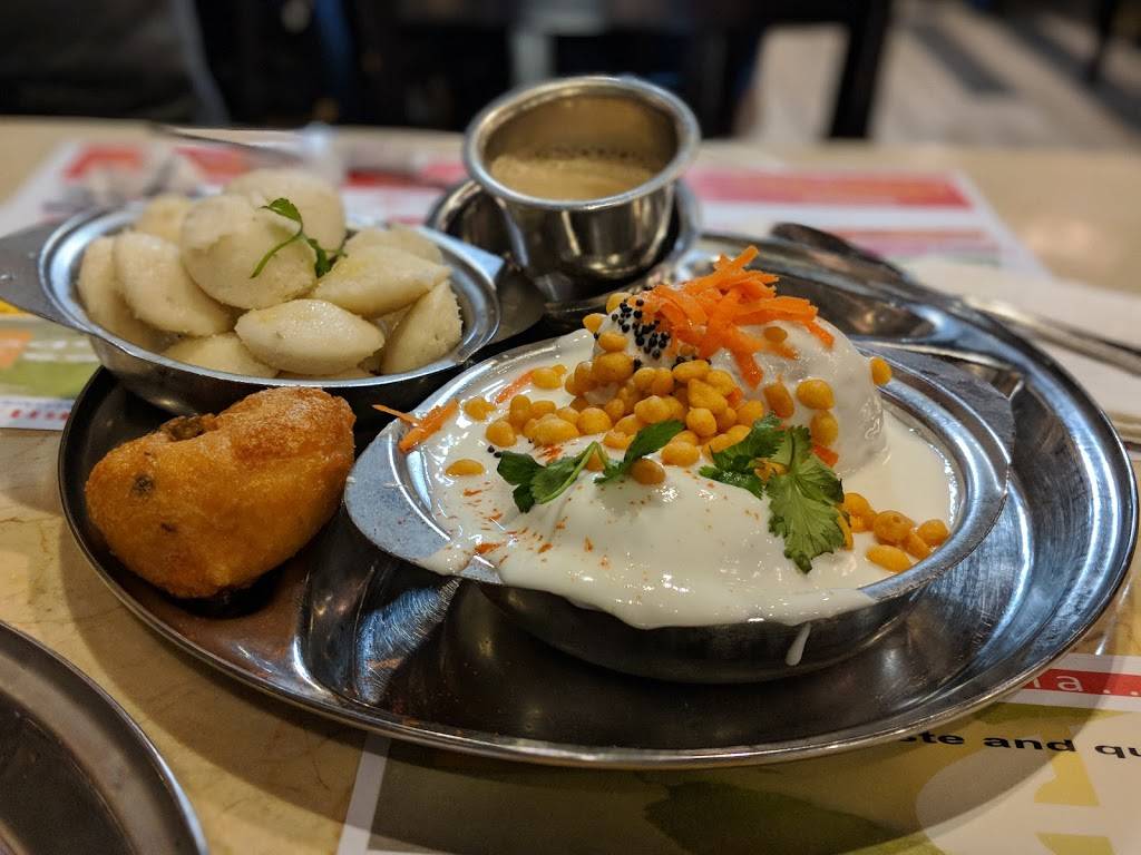 Saravanaa Bhavan | restaurant | 4559 Hurontario St #12B, Mississauga, ON L4Z 3L9, Canada | 9052900769 OR +1 905-290-0769