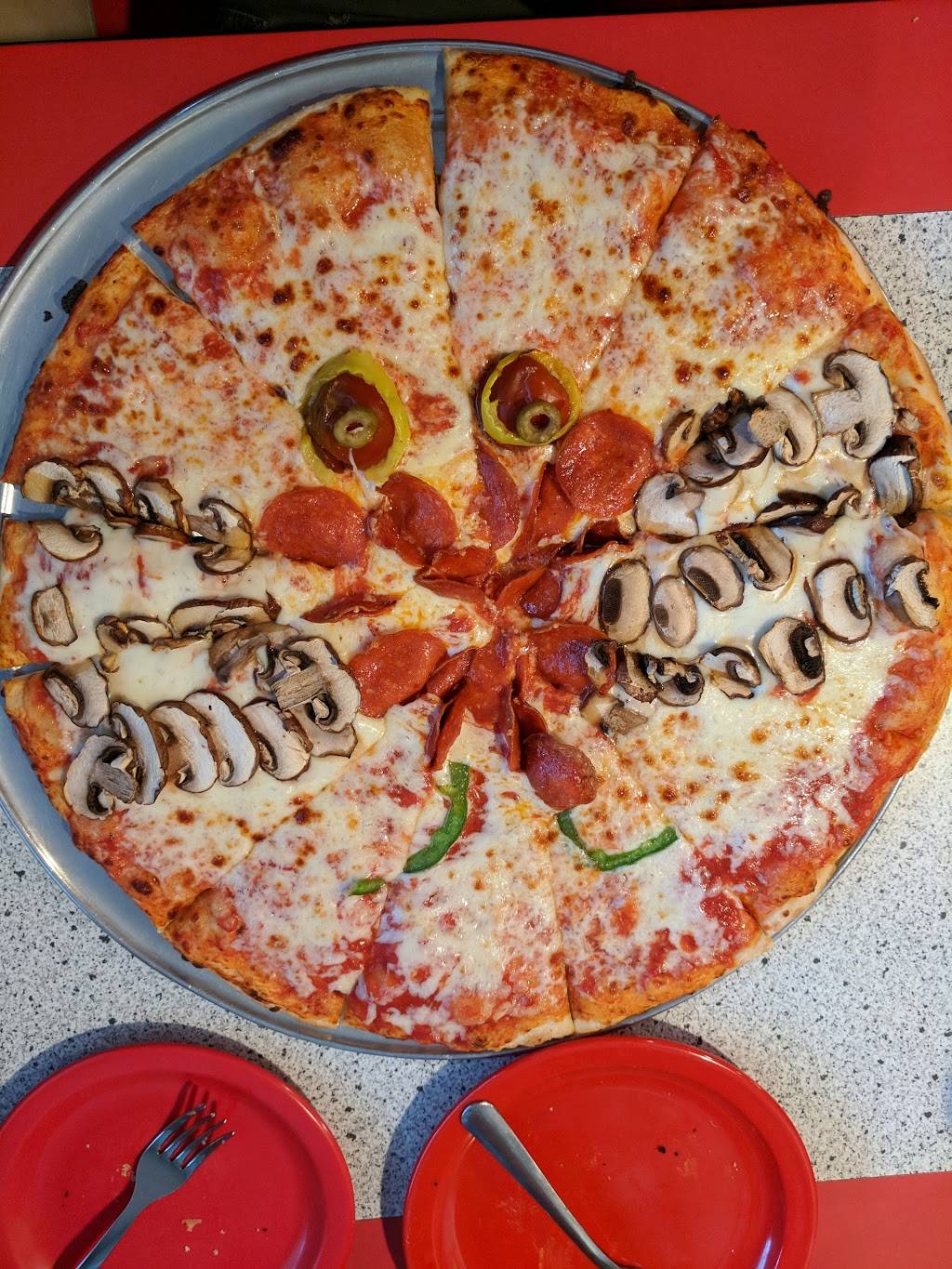 Village Pizza Inn | restaurant | 3004 Jackson Ave, Point Pleasant, WV 25550, USA | 3046754472 OR +1 304-675-4472