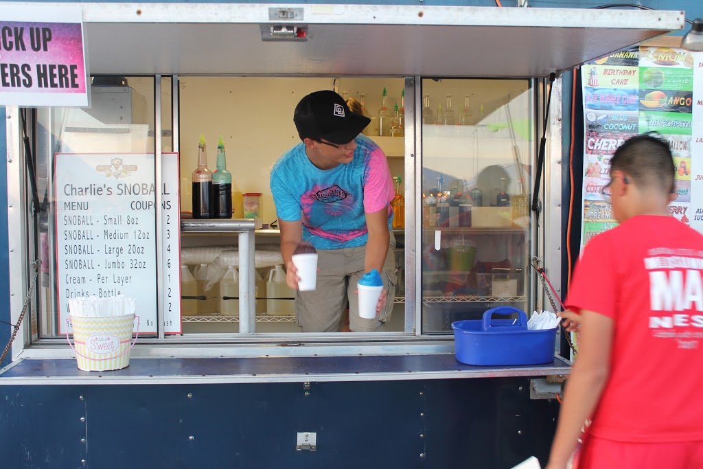 Charlies Sno-Balls & Seasonal Tanning | restaurant | 1019 N Kilgore St, Kilgore, TX 75662, USA | 9039868402 OR +1 903-986-8402