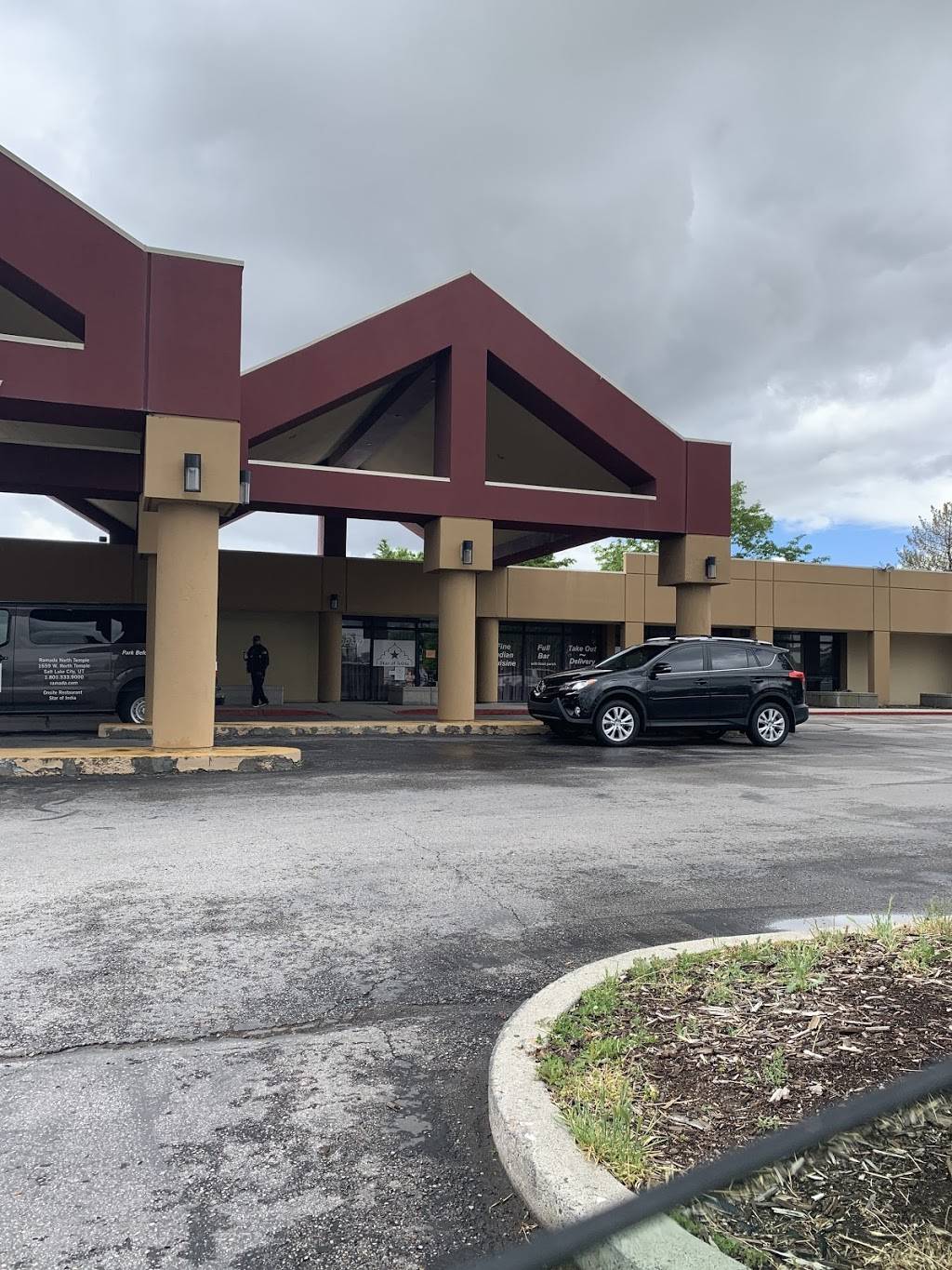 Star of India | cafe | 1659 W North Temple St, Salt Lake City, UT 84116, USA | 8013637555 OR +1 801-363-7555