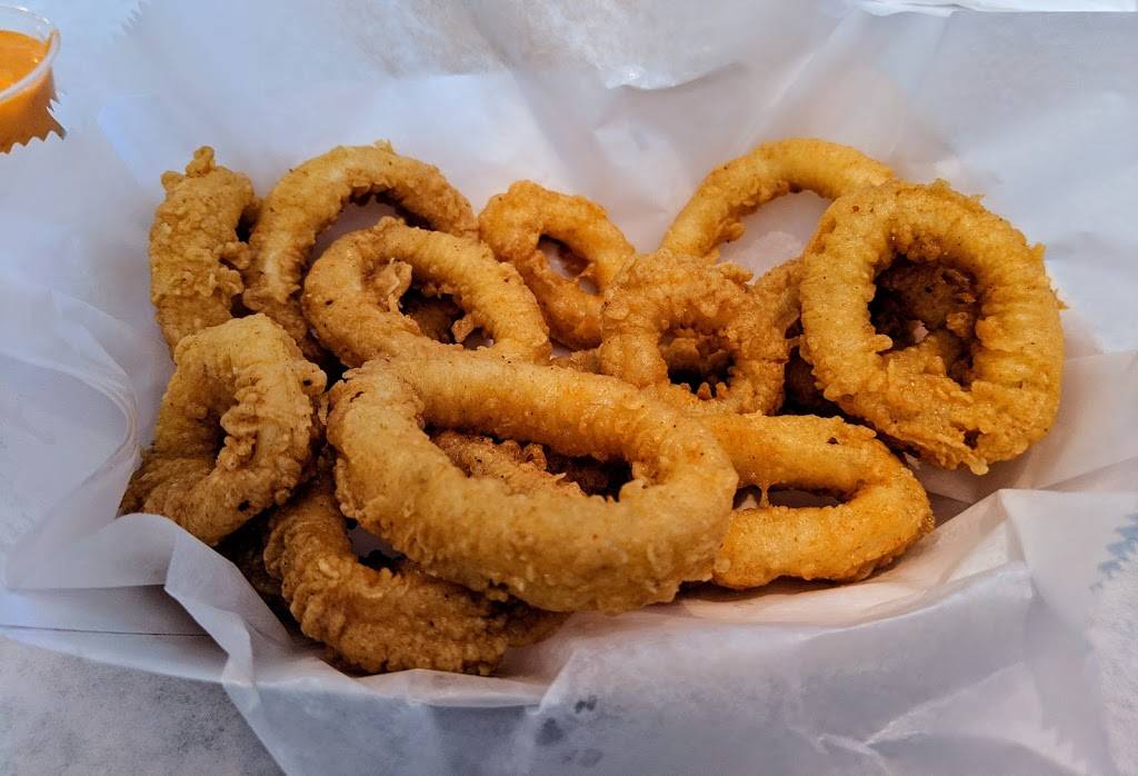 The Seafood King | restaurant | 180 State Farm Pkwy, Birmingham, AL 35209, USA | 2056373630 OR +1 205-637-3630