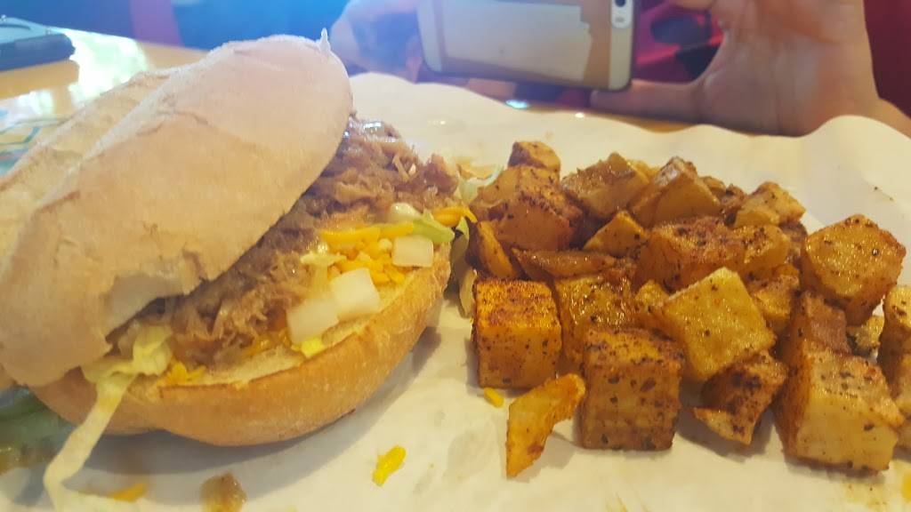 Fuzzys Taco Shop | restaurant | 2719 Race St, Fort Worth, TX 76111, USA | 8178318226 OR +1 817-831-8226