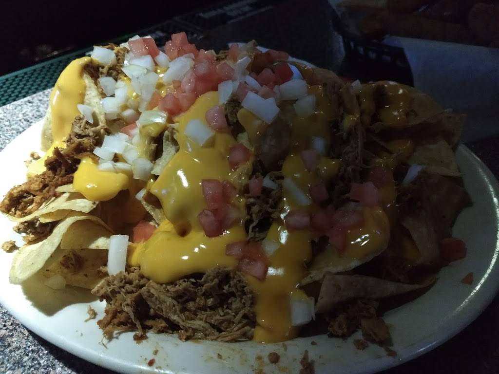 Liquid Johnnys | restaurant | 540 S 76th St, Milwaukee, WI 53214, USA | 4144768668 OR +1 414-476-8668