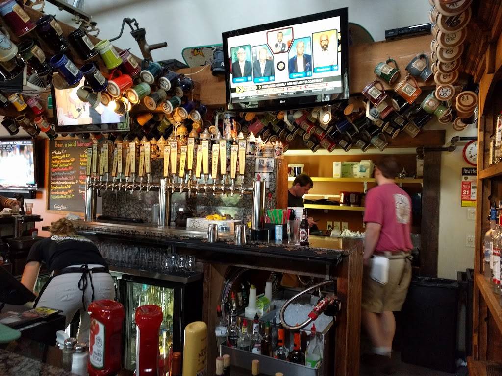 Flying Goose Brew Pub | restaurant | 40 Andover Road, New London, NH 03257, USA | 6035266899 OR +1 603-526-6899