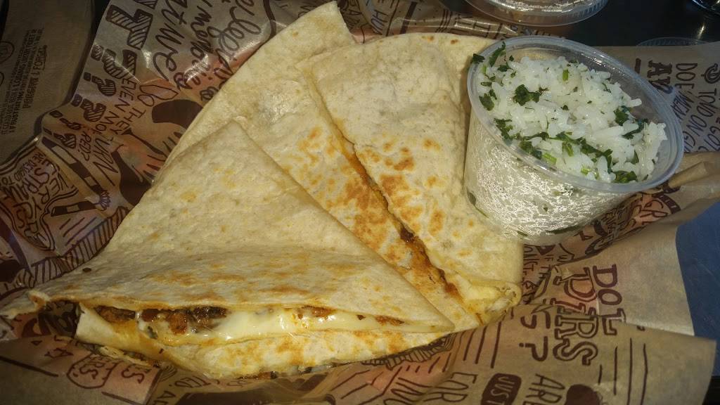 Chipotle Mexican Grill | restaurant | 951 E, Interstate 30 Ste 111, Rockwall, TX 75087, USA | 9727220445 OR +1 972-722-0445