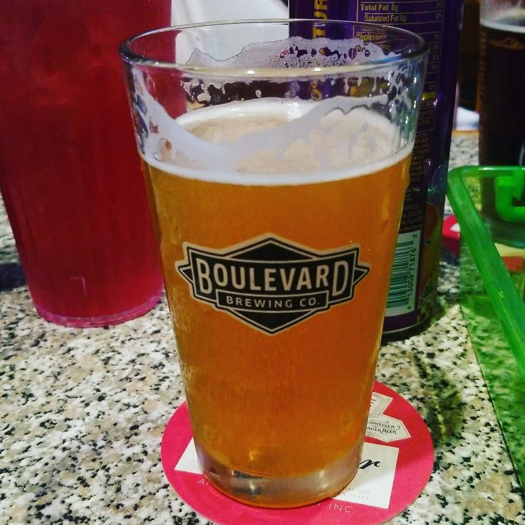 Big Papas Pizza & Sports Bar | restaurant | 1420 Schertz Pkwy #180, Schertz, TX 78154, USA | 2105666464 OR +1 210-566-6464