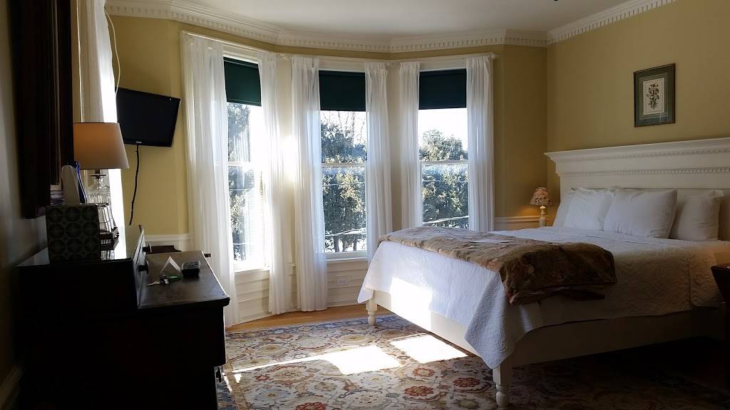 The Brook Tavern | restaurant | 139 Union Ave, Saratoga Springs, NY 12866, USA | 5188711473 OR +1 518-871-1473