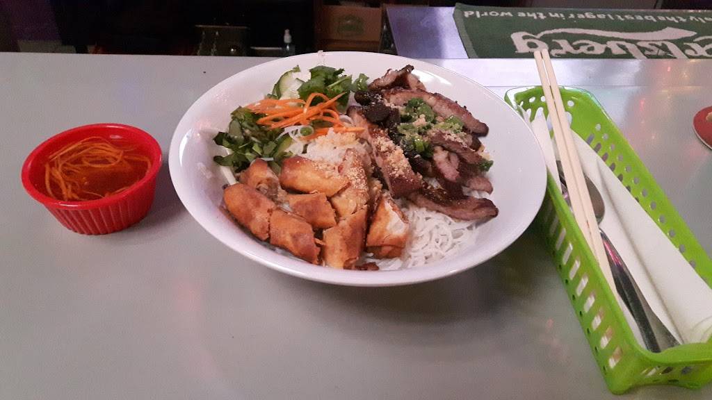 Purple Lounge | restaurant | 2462 Tecumseh Rd E, Windsor, ON N8W 1E7, Canada | 5199487411 OR +1 519-948-7411