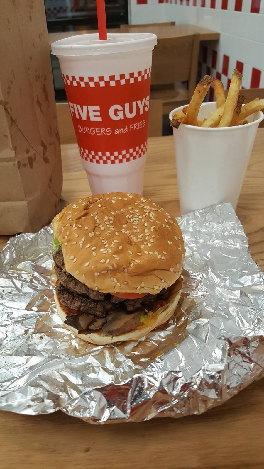Five Guys | restaurant | 1675 N National Rd, Columbus, IN 47201, USA | 8126573788 OR +1 812-657-3788