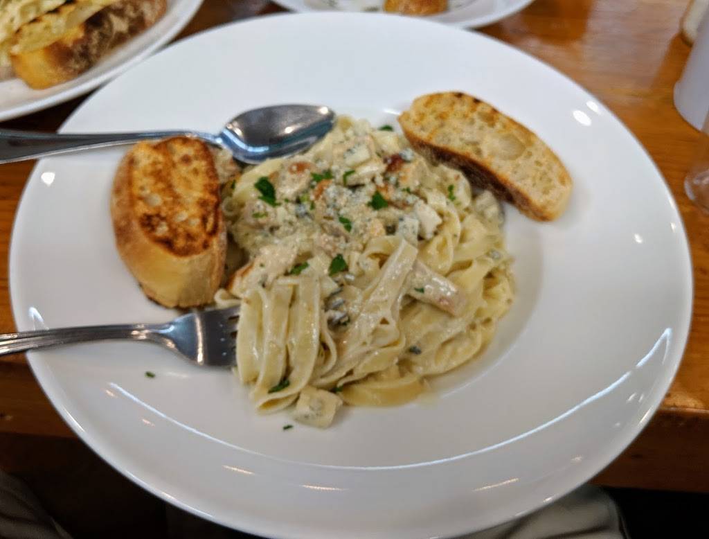 Via Rosa 11 Italian Kitchen | restaurant | 10320 NE Valley Rd, Bainbridge Island, WA 98110, USA | 2064514640 OR +1 206-451-4640