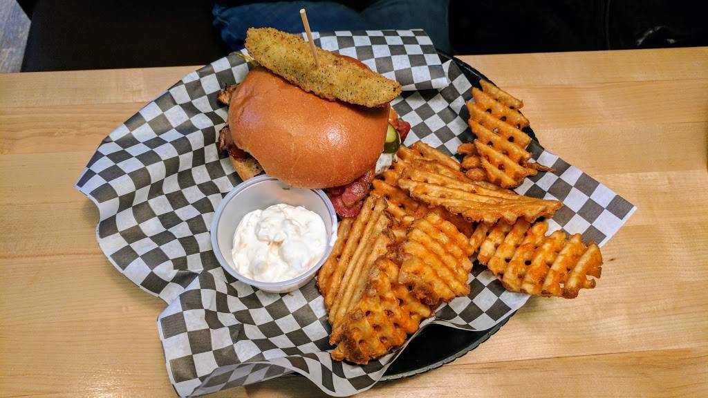 BrickHouse Craft Burger | restaurant | 123 Simcoe St, Peterborough, ON K9H 2H3, Canada | 7058747474 OR +1 705-874-7474