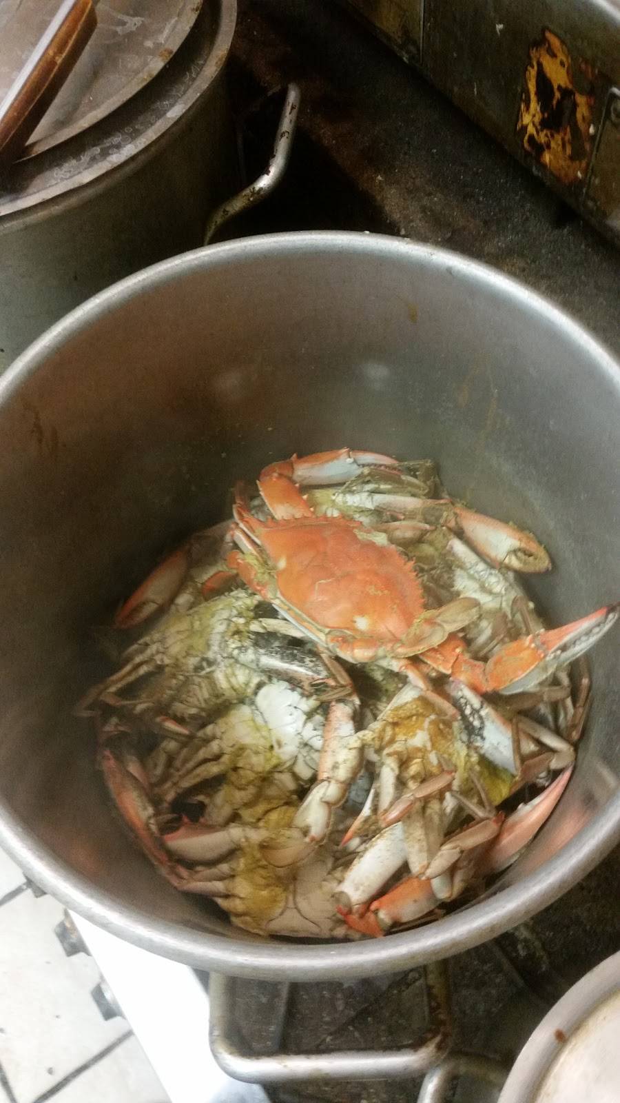 Ernies Crab House | meal takeaway | 2213, 10553 Greenbelt Rd, Lanham, MD 20706, USA | 3014643744 OR +1 301-464-3744