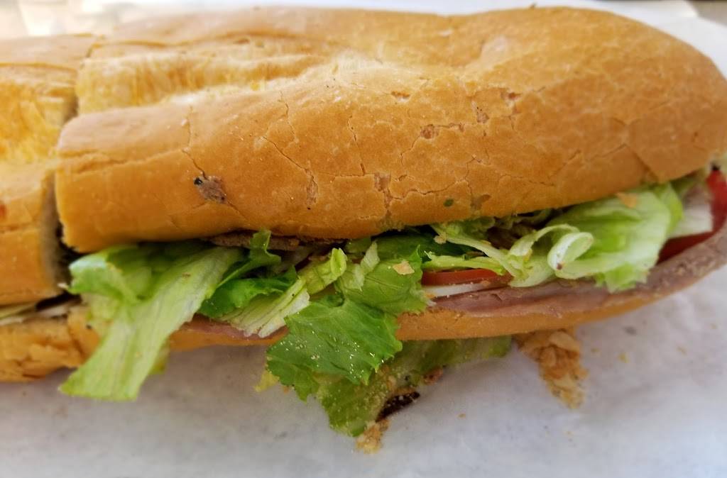 Benneditos | restaurant | 233 Poquonnock Rd, Groton, CT 06340, USA | 8604455406 OR +1 860-445-5406